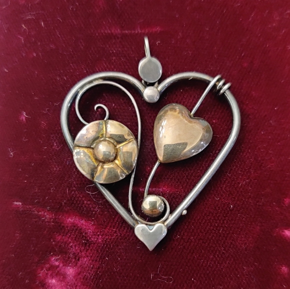 Art Nouveau Sterling Silver Heart Pendant - Picture 4 of 10